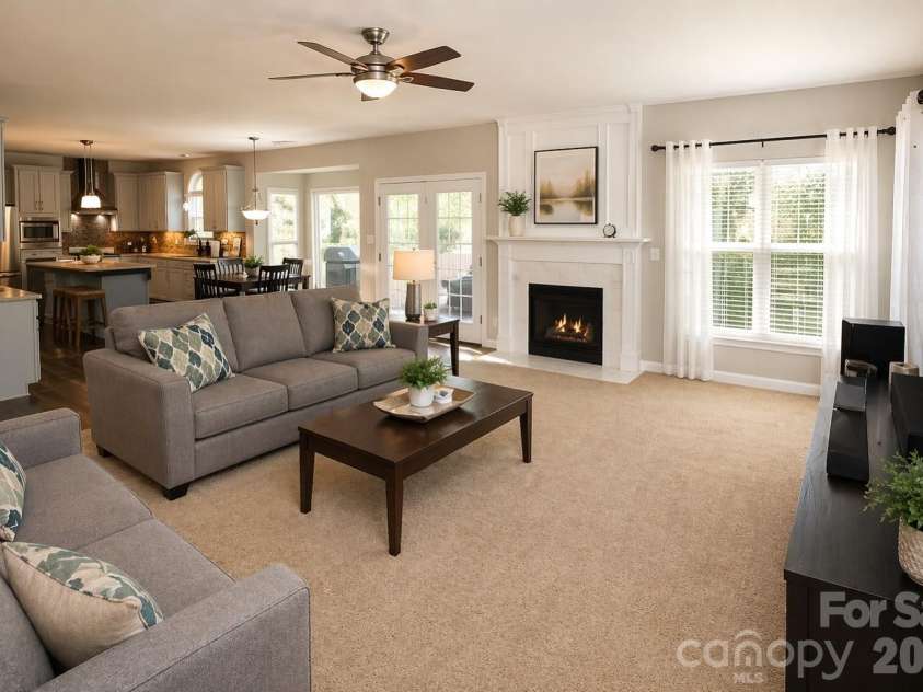 4600 Hanging Ivy Drive, Charlotte, NC 28215.  MLS# CAR4365174, YatesRealty ID 17705. 