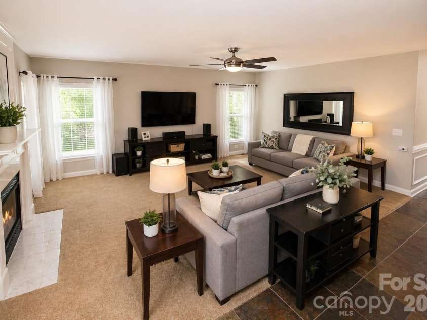 4600 Hanging Ivy Drive, Charlotte, NC 28215.  MLS# CAR4365174, YatesRealty ID 17705. 