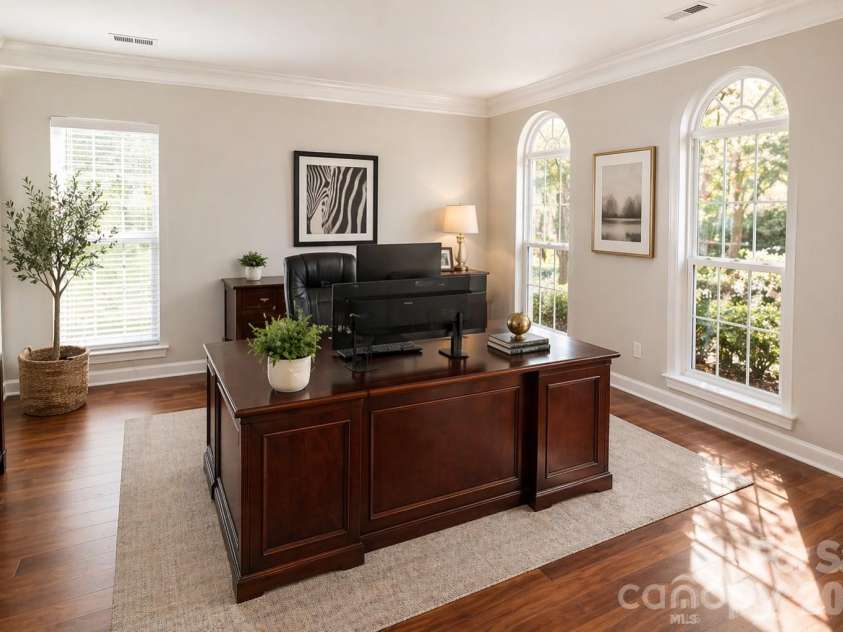 4600 Hanging Ivy Drive, Charlotte, NC 28215.  MLS# CAR4365174, YatesRealty ID 17705. 