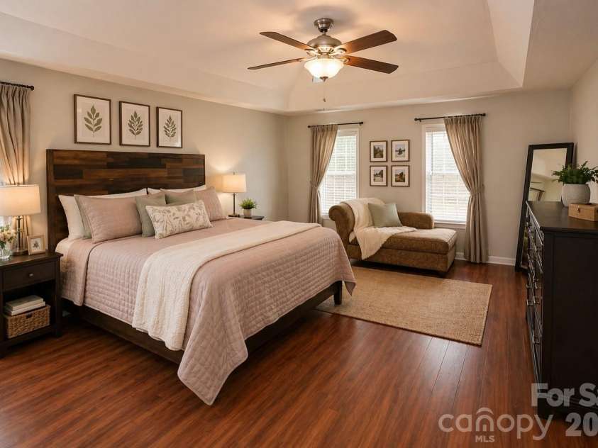 4600 Hanging Ivy Drive, Charlotte, NC 28215.  MLS# CAR4365174, YatesRealty ID 17705. 