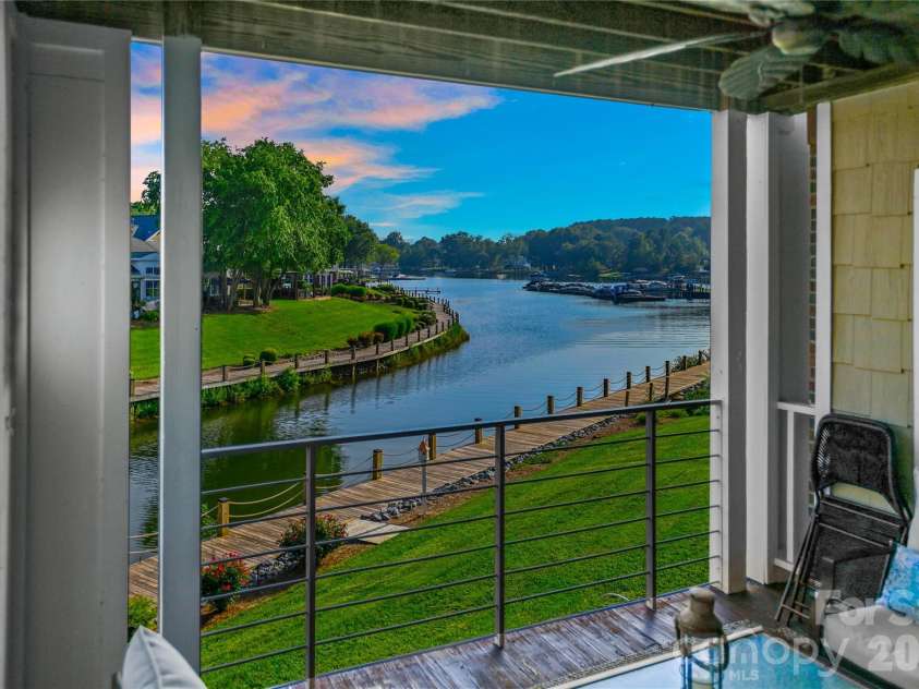 18525 Harborside Drive, Cornelius, NC 28031.  MLS# CAR4325069, YatesRealty ID 17706. 