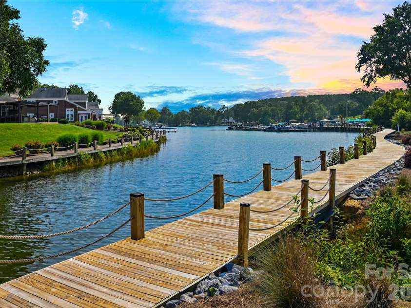 18525 Harborside Drive, Cornelius, NC 28031.  MLS# CAR4325069, YatesRealty ID 17706. 