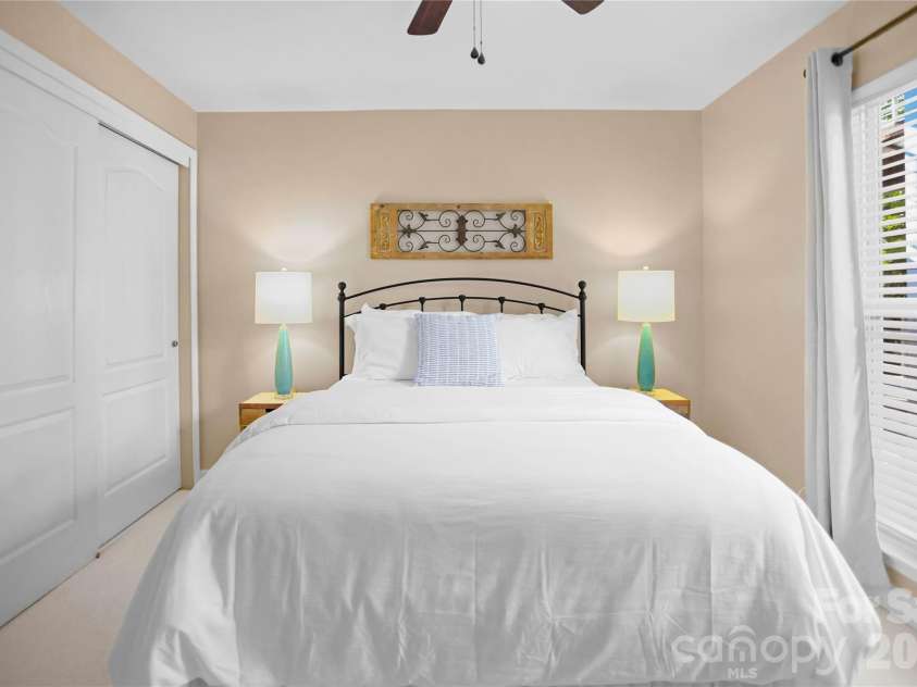 18525 Harborside Drive, Cornelius, NC 28031.  MLS# CAR4325069, YatesRealty ID 17706. 