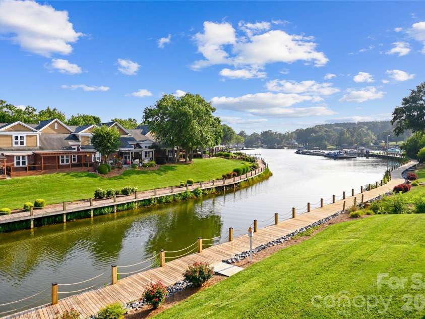 18525 Harborside Drive, Cornelius, NC 28031.  MLS# CAR4325069, YatesRealty ID 17706. 