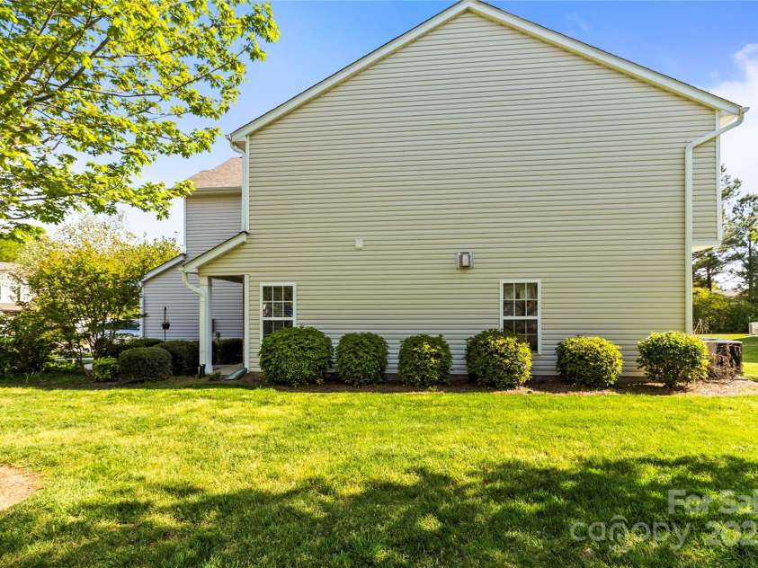 3129 Summerfield Ridge Lane, Matthews, NC 28105.  MLS# CAR4256750, YatesRealty ID 17706. 