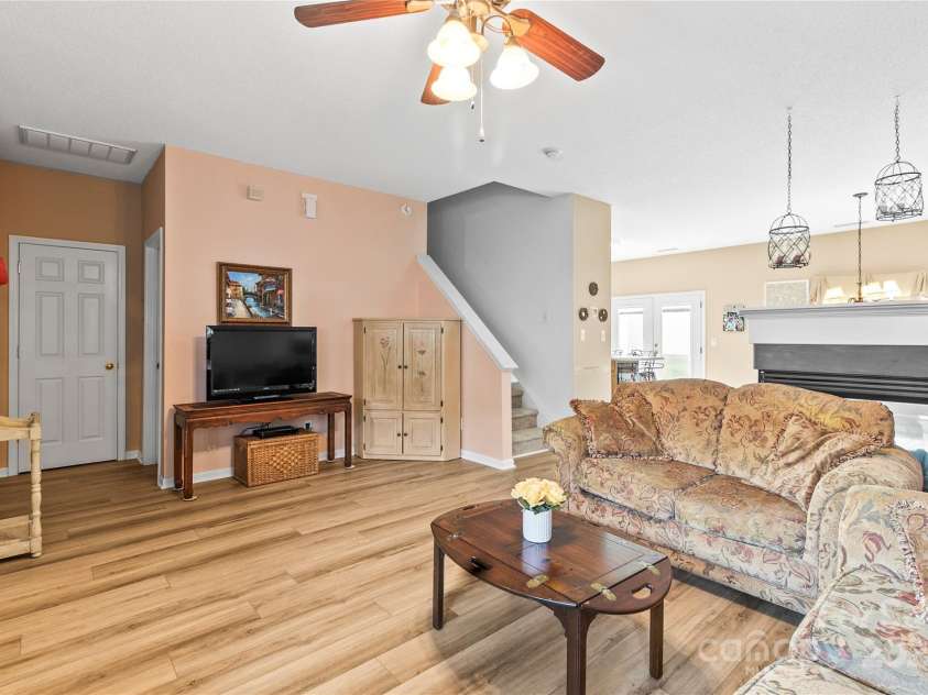 3129 Summerfield Ridge Lane, Matthews, NC 28105.  MLS# CAR4256750, YatesRealty ID 17706. 
