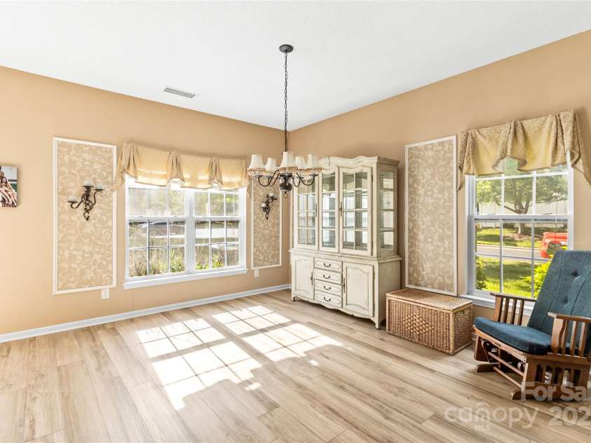 3129 Summerfield Ridge Lane, Matthews, NC 28105.  MLS# CAR4256750, YatesRealty ID 17706. 