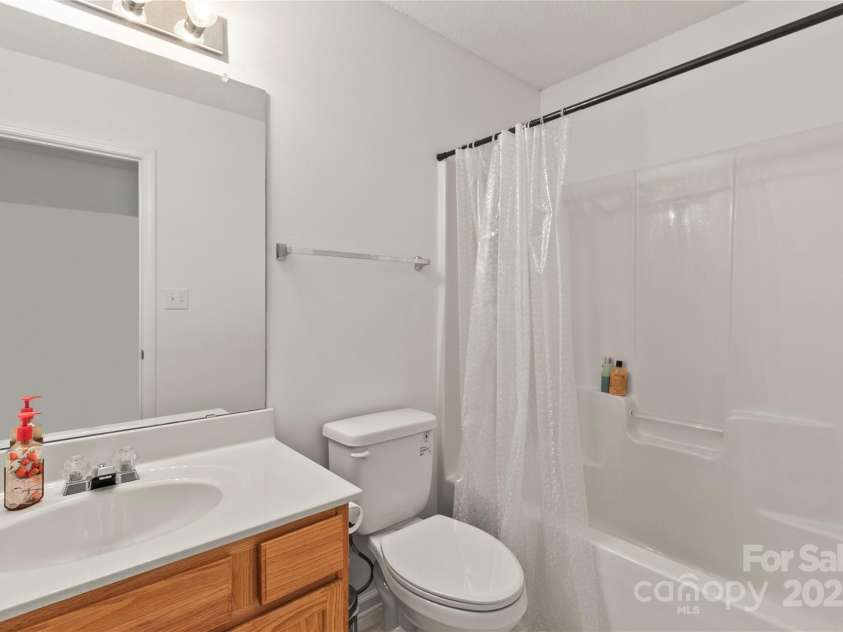 3129 Summerfield Ridge Lane, Matthews, NC 28105.  MLS# CAR4256750, YatesRealty ID 17706. 