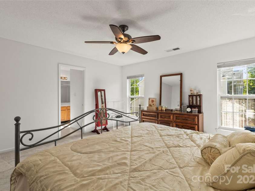 3129 Summerfield Ridge Lane, Matthews, NC 28105.  MLS# CAR4256750, YatesRealty ID 17706. 