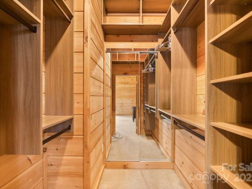 502 CALEDONIA Loop, Landrum, SC 29356.  MLS# CAR4246247, YatesRealty ID 17707. 