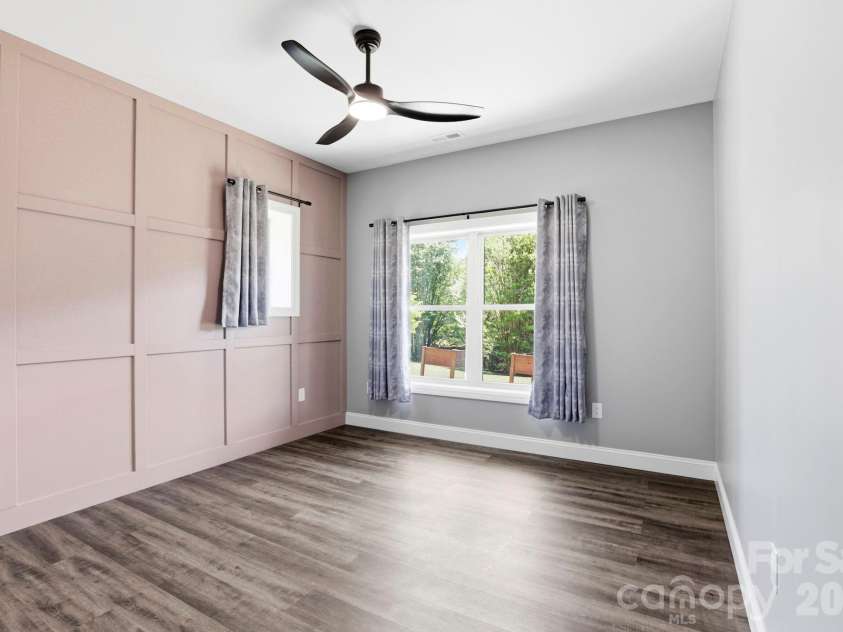 141 Crab Meadow Drive, Hendersonville, NC 28739.  MLS# CAR4373376, YatesRealty ID 17709. Bedroom