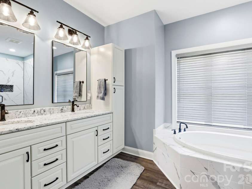 141 Crab Meadow Drive, Hendersonville, NC 28739.  MLS# CAR4373376, YatesRealty ID 17709. Primary bathroom