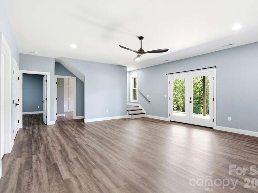141 Crab Meadow Drive, Hendersonville, NC 28739.  MLS# CAR4373376, YatesRealty ID 17709. Rec room