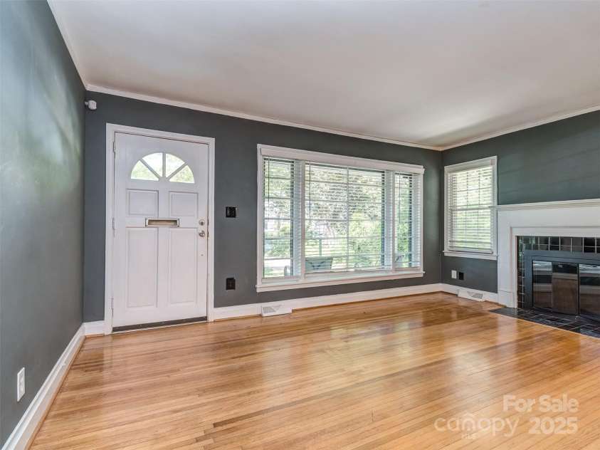 1720 Chatham Avenue, Charlotte, NC 28205.  MLS# CAR4260782, YatesRealty ID 17709. 