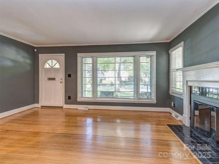 1720 Chatham Avenue, Charlotte, NC 28205.  MLS# CAR4260782, YatesRealty ID 17709. 