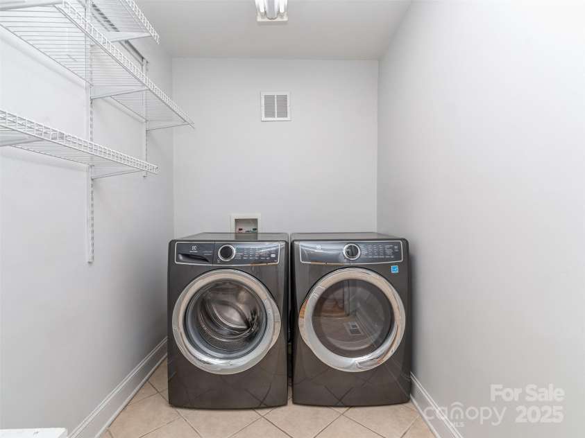 1720 Chatham Avenue, Charlotte, NC 28205.  MLS# CAR4260782, YatesRealty ID 17709. 