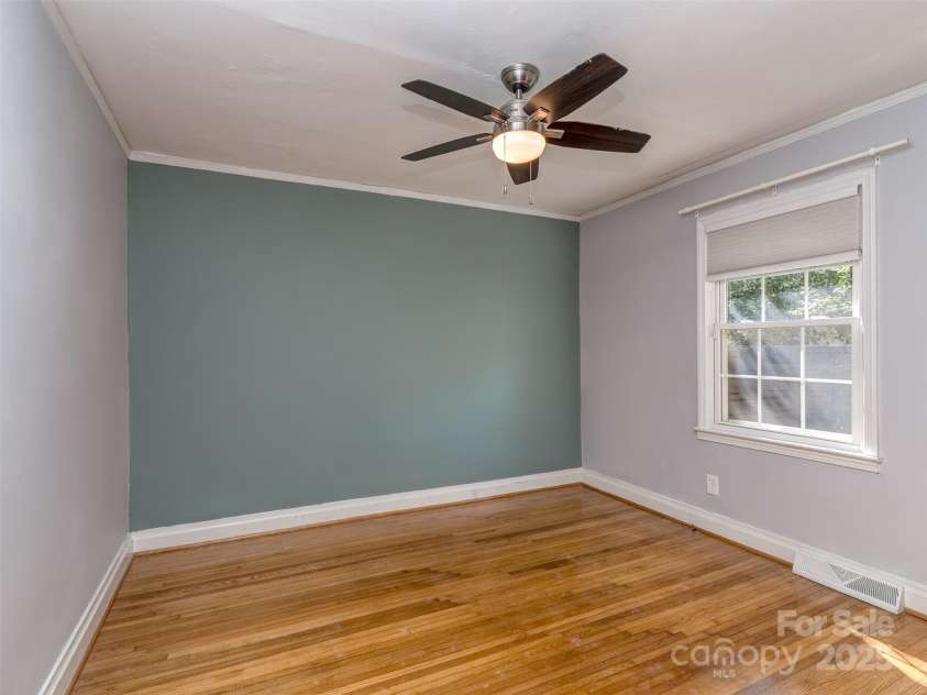 1720 Chatham Avenue, Charlotte, NC 28205.  MLS# CAR4260782, YatesRealty ID 17709. 