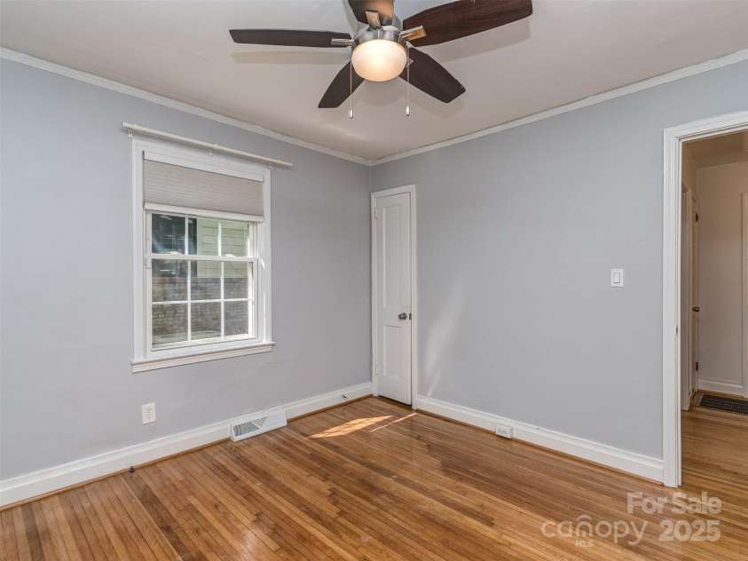 1720 Chatham Avenue, Charlotte, NC 28205.  MLS# CAR4260782, YatesRealty ID 17709. 