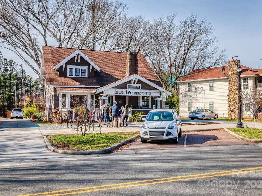 1720 Chatham Avenue, Charlotte, NC 28205.  MLS# CAR4260782, YatesRealty ID 17709. 