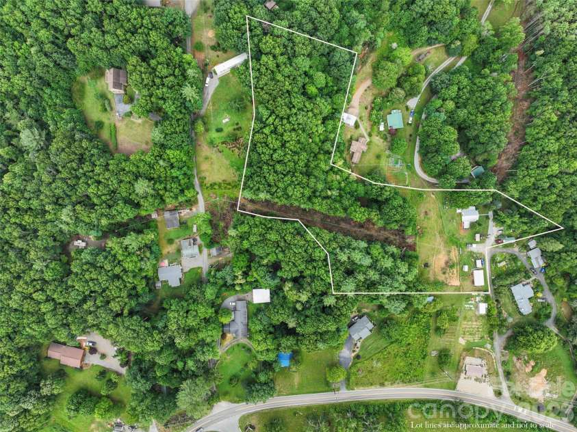 87 Henderson Lane, Burnsville, NC 28714.  MLS# CAR4371457, YatesRealty ID 17711. 