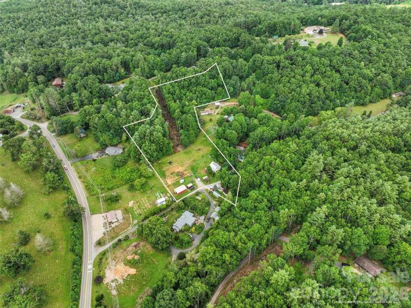 87 Henderson Lane, Burnsville, NC 28714.  MLS# CAR4371457, YatesRealty ID 17711. 