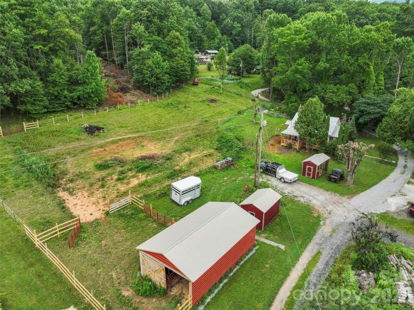 87 Henderson Lane, Burnsville, NC 28714.  MLS# CAR4371457, YatesRealty ID 17711. 