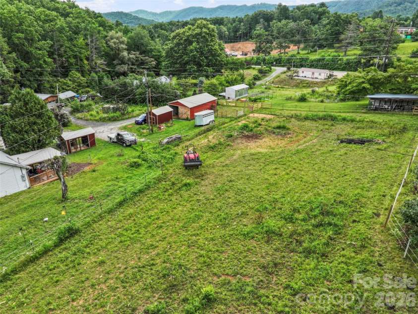 87 Henderson Lane, Burnsville, NC 28714.  MLS# CAR4371457, YatesRealty ID 17711. 