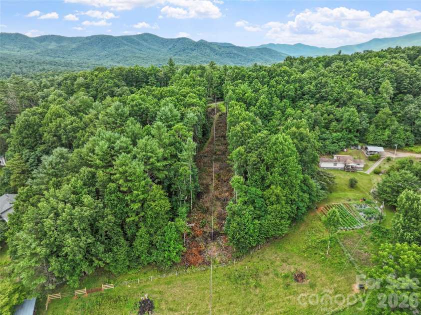 87 Henderson Lane, Burnsville, NC 28714.  MLS# CAR4371457, YatesRealty ID 17711. 