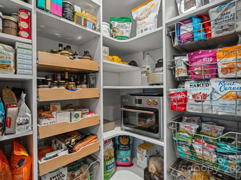 12615 Es Draper Drive, Huntersville, NC 28078.  MLS# CAR4266729, YatesRealty ID 17712. Custom Pantry Cabinets