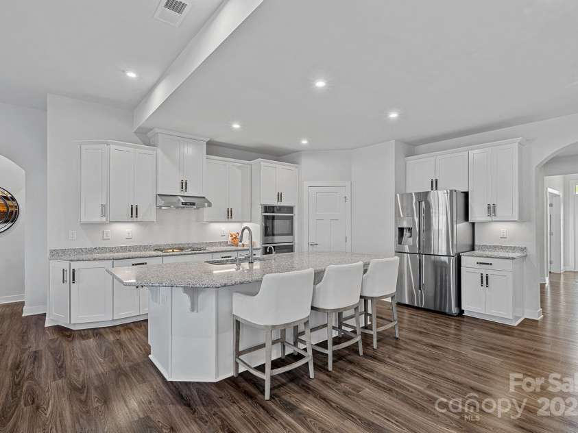 12615 Es Draper Drive, Huntersville, NC 28078.  MLS# CAR4266729, YatesRealty ID 17712. Open Floor Plan