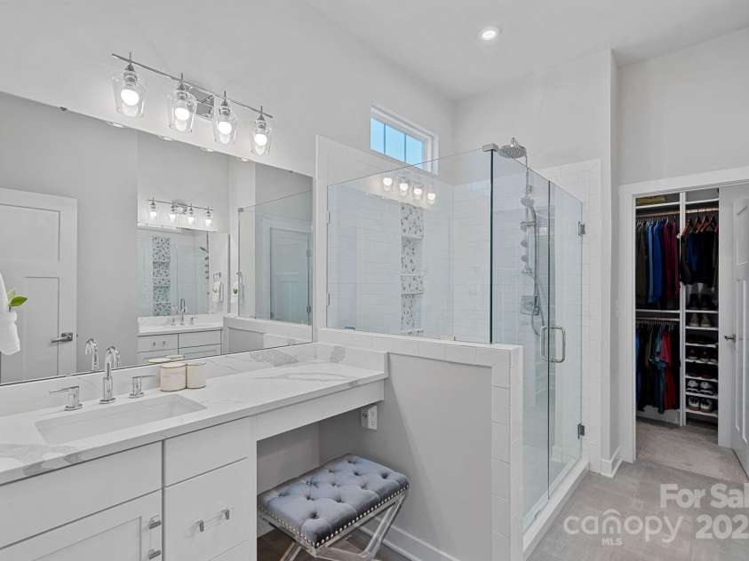 12615 Es Draper Drive, Huntersville, NC 28078.  MLS# CAR4266729, YatesRealty ID 17712. Primary Bath Sink 1