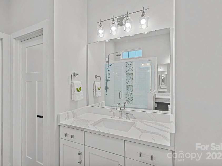 12615 Es Draper Drive, Huntersville, NC 28078.  MLS# CAR4266729, YatesRealty ID 17712. Primary Bath Sink 2