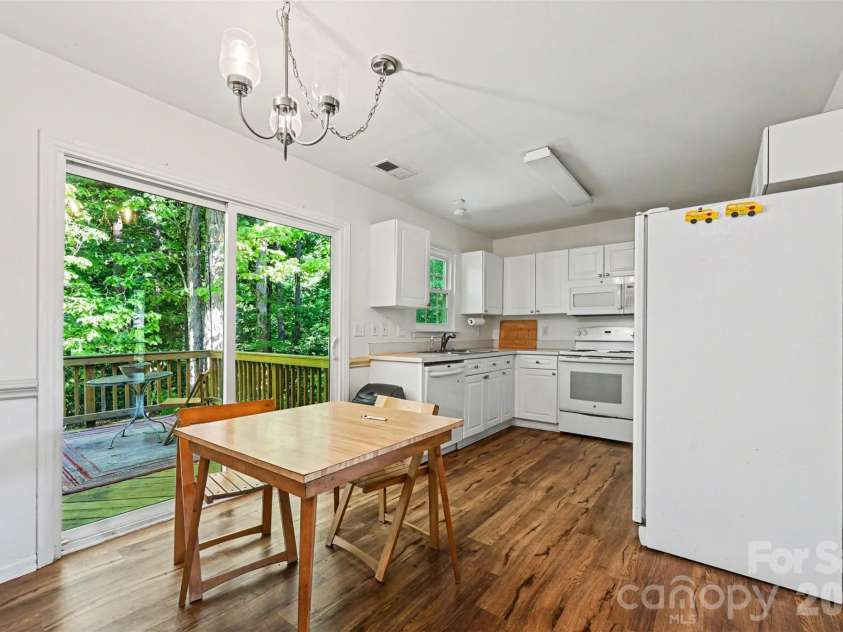 4718 Titus Court, Monroe, NC 28110.  MLS# CAR4373667, YatesRealty ID 17713. Eat-in kitchen