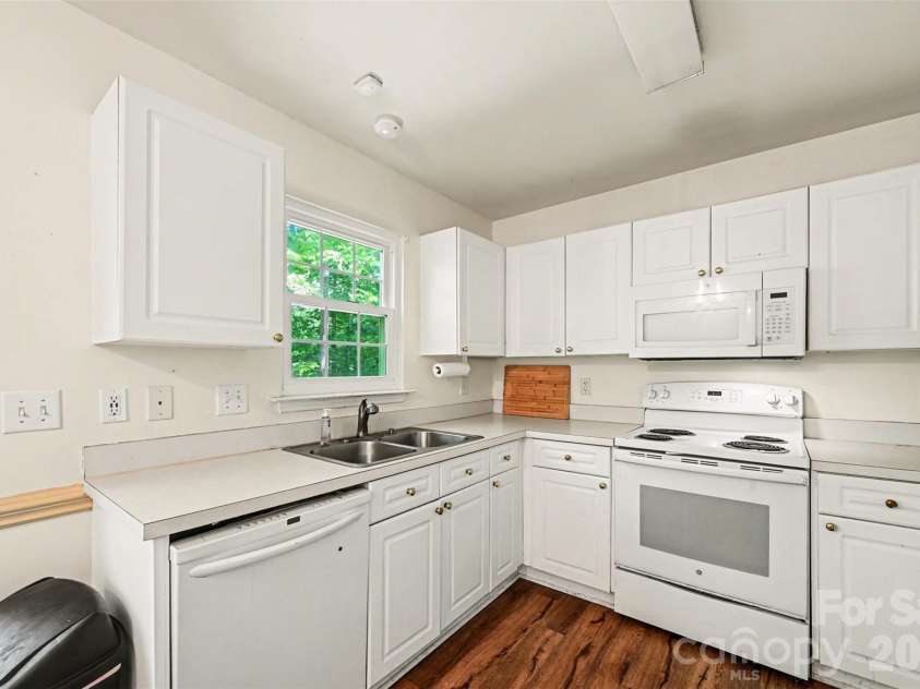 4718 Titus Court, Monroe, NC 28110.  MLS# CAR4373667, YatesRealty ID 17713. Kitchen