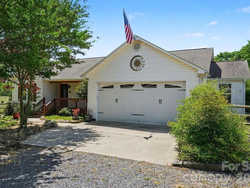 12820 Big Lick Road, Oakboro, NC 28129.  MLS# CAR4374025, YatesRealty ID 17714. 