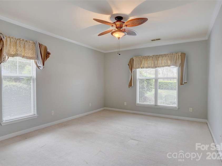 16746 Amberside Road, Cornelius, NC 28031.  MLS# CAR4247550, YatesRealty ID 17714. 