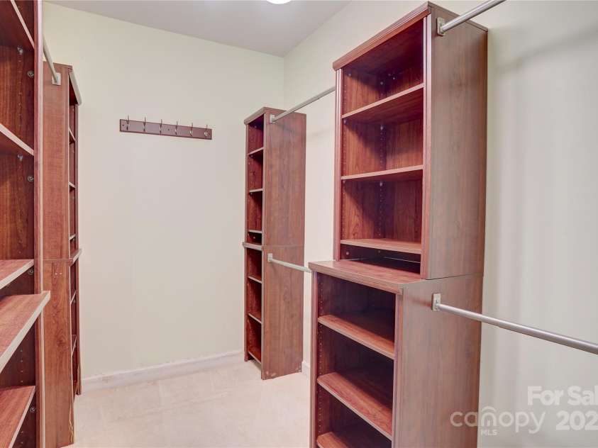 16746 Amberside Road, Cornelius, NC 28031.  MLS# CAR4247550, YatesRealty ID 17714. 