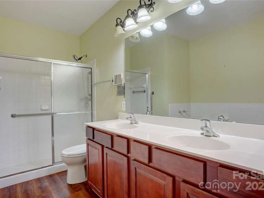 16746 Amberside Road, Cornelius, NC 28031.  MLS# CAR4247550, YatesRealty ID 17714. 