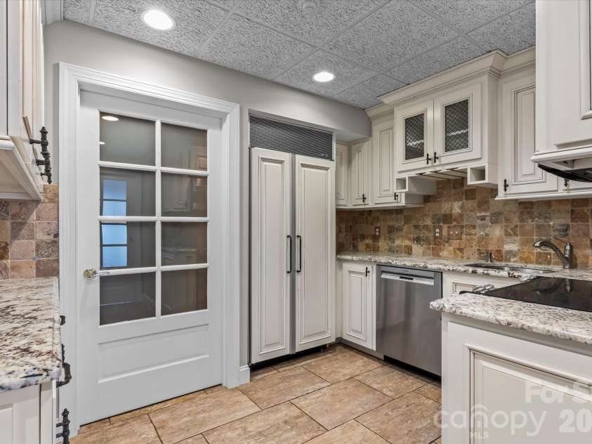 198 Broadbill Drive, Mooresville, NC 28117.  MLS# CAR4368023, YatesRealty ID 17715. Basement Updated Kitchen