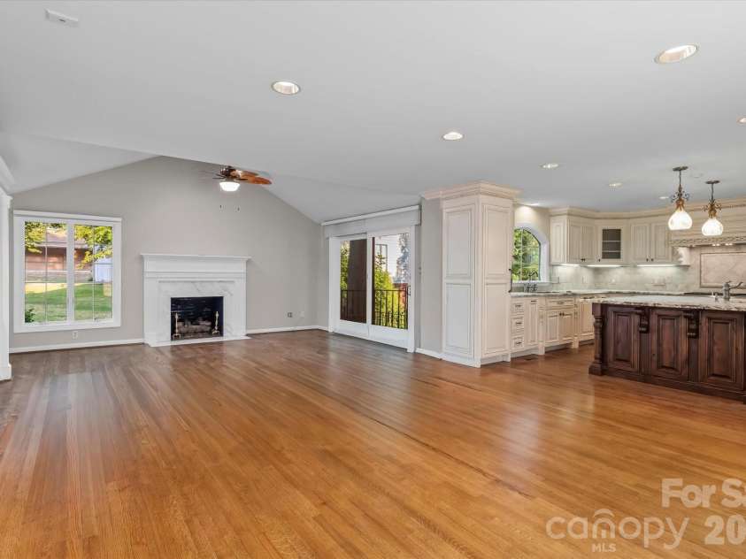 198 Broadbill Drive, Mooresville, NC 28117.  MLS# CAR4368023, YatesRealty ID 17715. Great Room