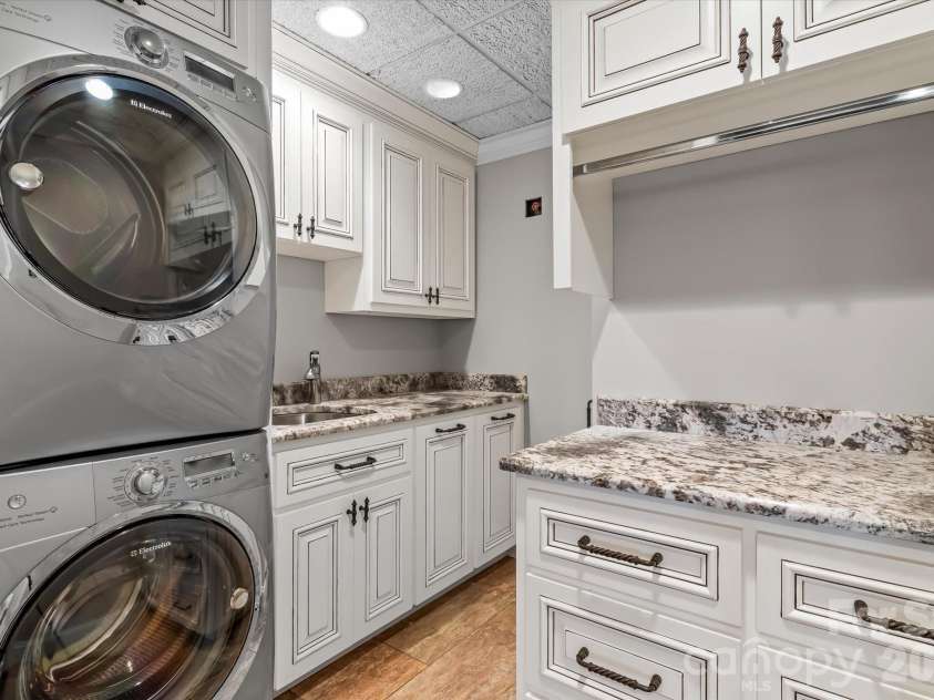 198 Broadbill Drive, Mooresville, NC 28117.  MLS# CAR4368023, YatesRealty ID 17715. Laundry Room