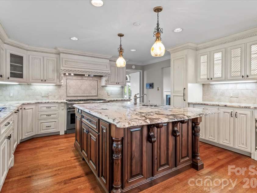 198 Broadbill Drive, Mooresville, NC 28117.  MLS# CAR4368023, YatesRealty ID 17715. Remodeled Kitchen