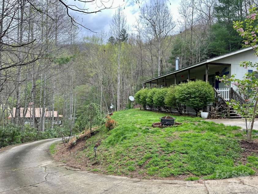 414 Hickory Cove Road, Bryson City, NC 28713.  MLS# CAR4243476, YatesRealty ID 17715. 