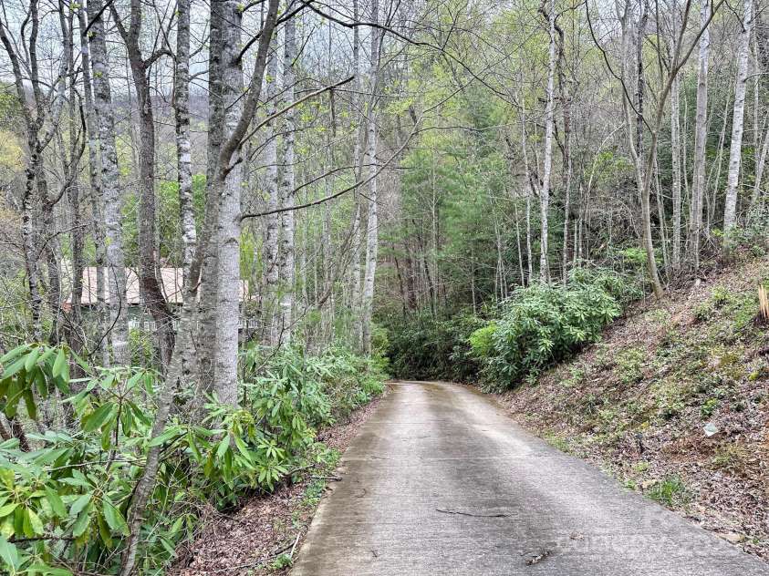414 Hickory Cove Road, Bryson City, NC 28713.  MLS# CAR4243476, YatesRealty ID 17715. 