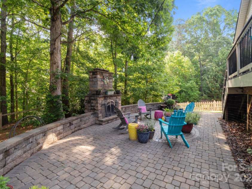 161 Dairy Farm Road, Mooresville, NC 28115.  MLS# CAR4259423, YatesRealty ID 17717. 