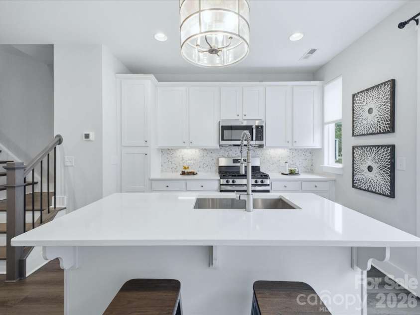2140 Electric Lane, Charlotte, NC 28205.  MLS# CAR4375580, YatesRealty ID 17717. 