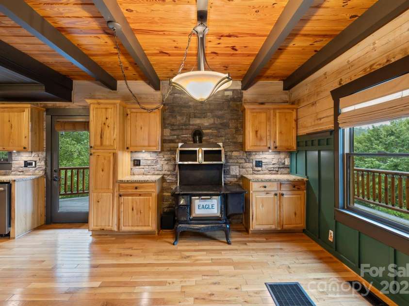 111 Grizzly Den Way, Marion, NC 28752.  MLS# CAR4262742, YatesRealty ID 17719. 