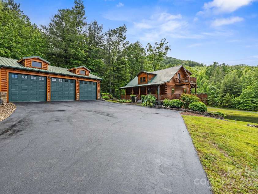 111 Grizzly Den Way, Marion, NC 28752.  MLS# CAR4262742, YatesRealty ID 17719. 