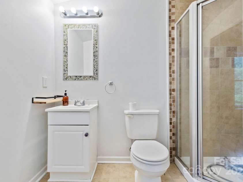 111 Grizzly Den Way, Marion, NC 28752.  MLS# CAR4262742, YatesRealty ID 17719. Lower level bath