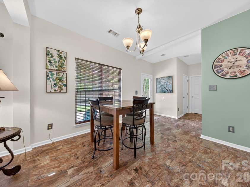 13414 Meadowmere Road, Huntersville, NC 28078.  MLS# CAR4372429, YatesRealty ID 17719. Dining Area